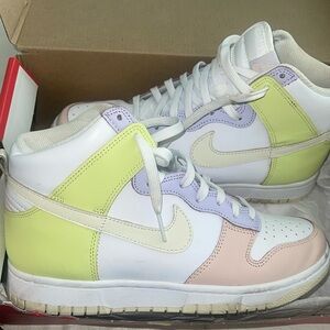 Nike air dunks gentle used